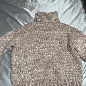 CREAM SWEATER TURTLENECK